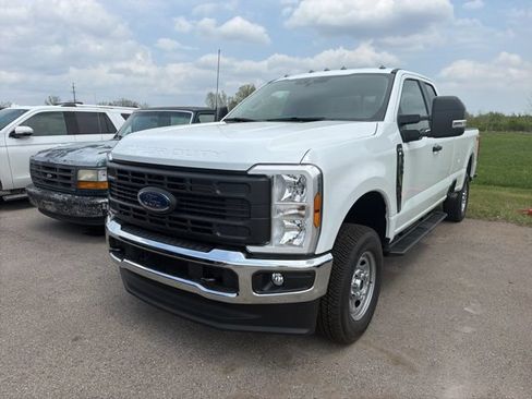 Certified 2025 Ford F350 XL AWD/4WD image 3