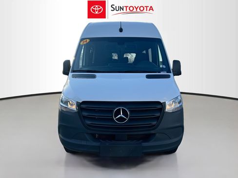 Used 2024 Mercedes-Benz Sprinter 2500 image 10