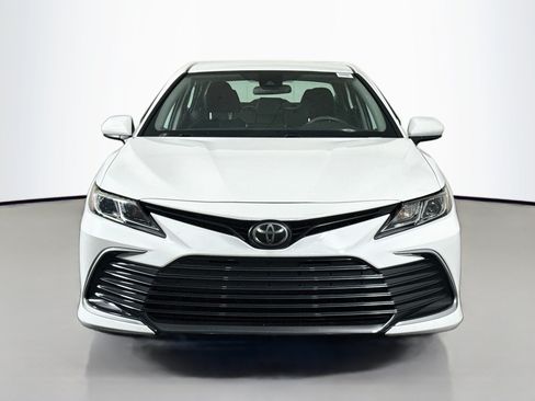 Used 2021 Toyota Camry LE FWD image 2