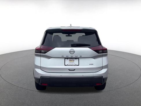 Used 2025 Nissan Rogue SV AWD/4WD image 12