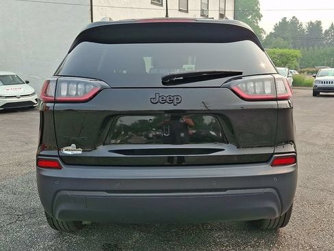 Used 2021 Jeep Cherokee Latitude Plus AWD/4WD image 5