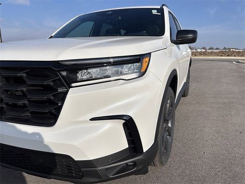 New 2025 Honda Pilot Sport image 9