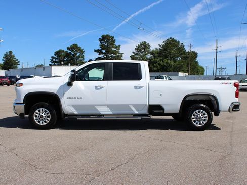 Used 2025 Chevrolet Silverado 2500 LT w/ Convenience Package AWD/4WD image 3