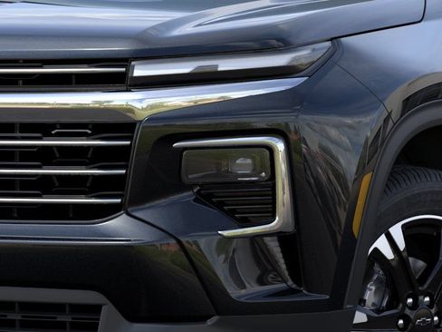 New 2027 Chevrolet Traverse LT w/ Sun and Wheel Package FWD image 10