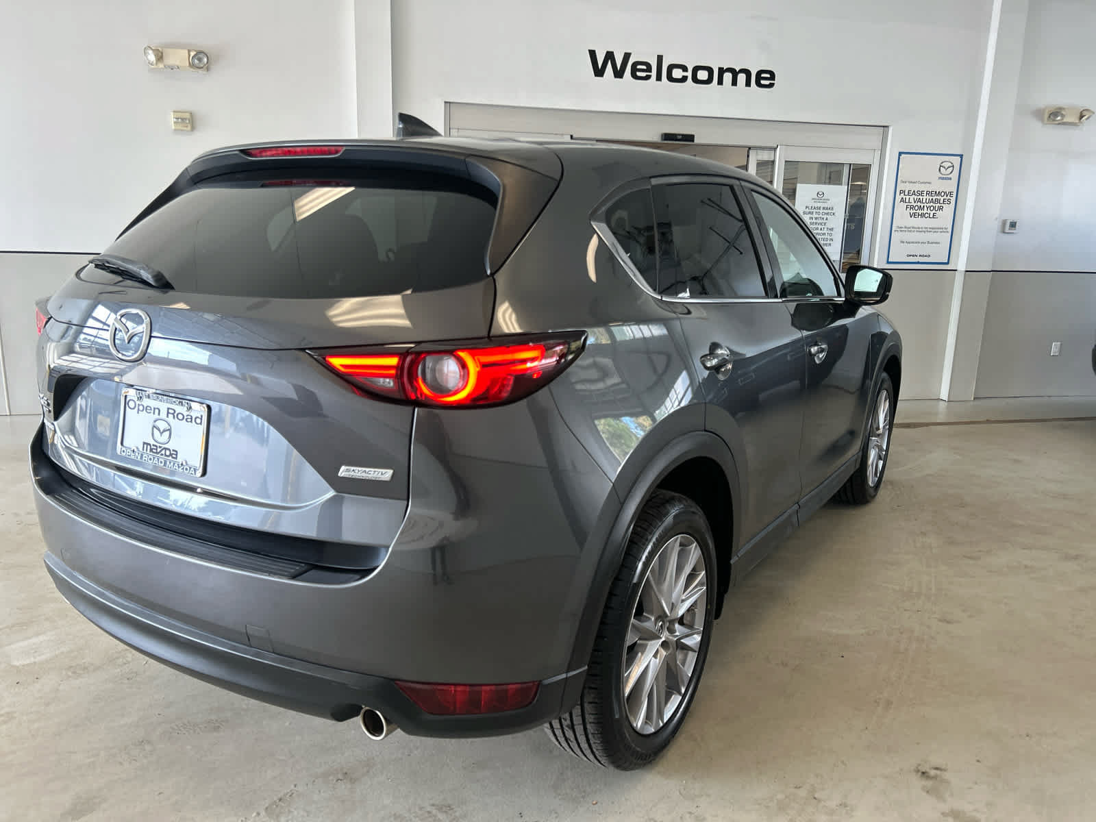 Used 2019 MAZDA CX-5 Grand Touring w/ GT Premium Package AWD/4WD image 6
