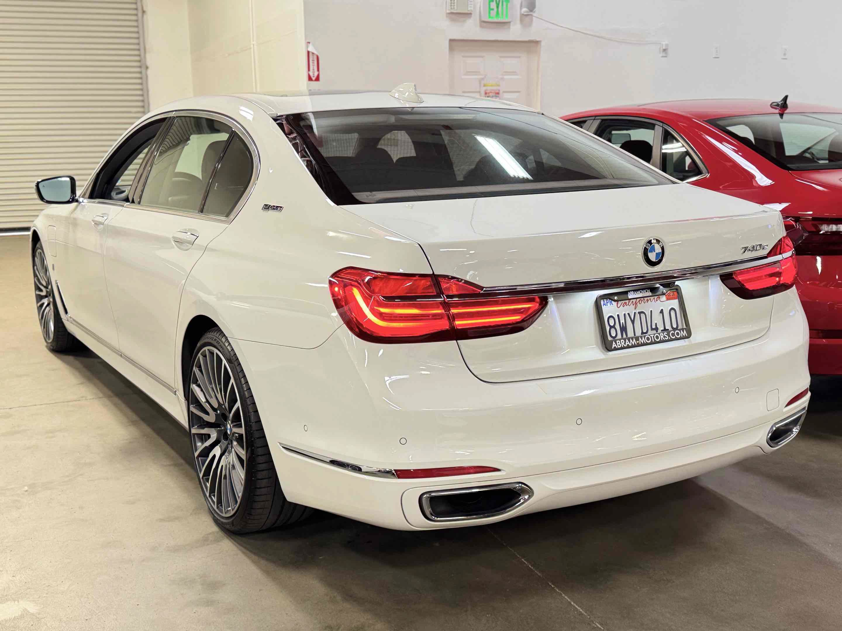 Used 2018 BMW 740e xDrive AWD/4WD image 4