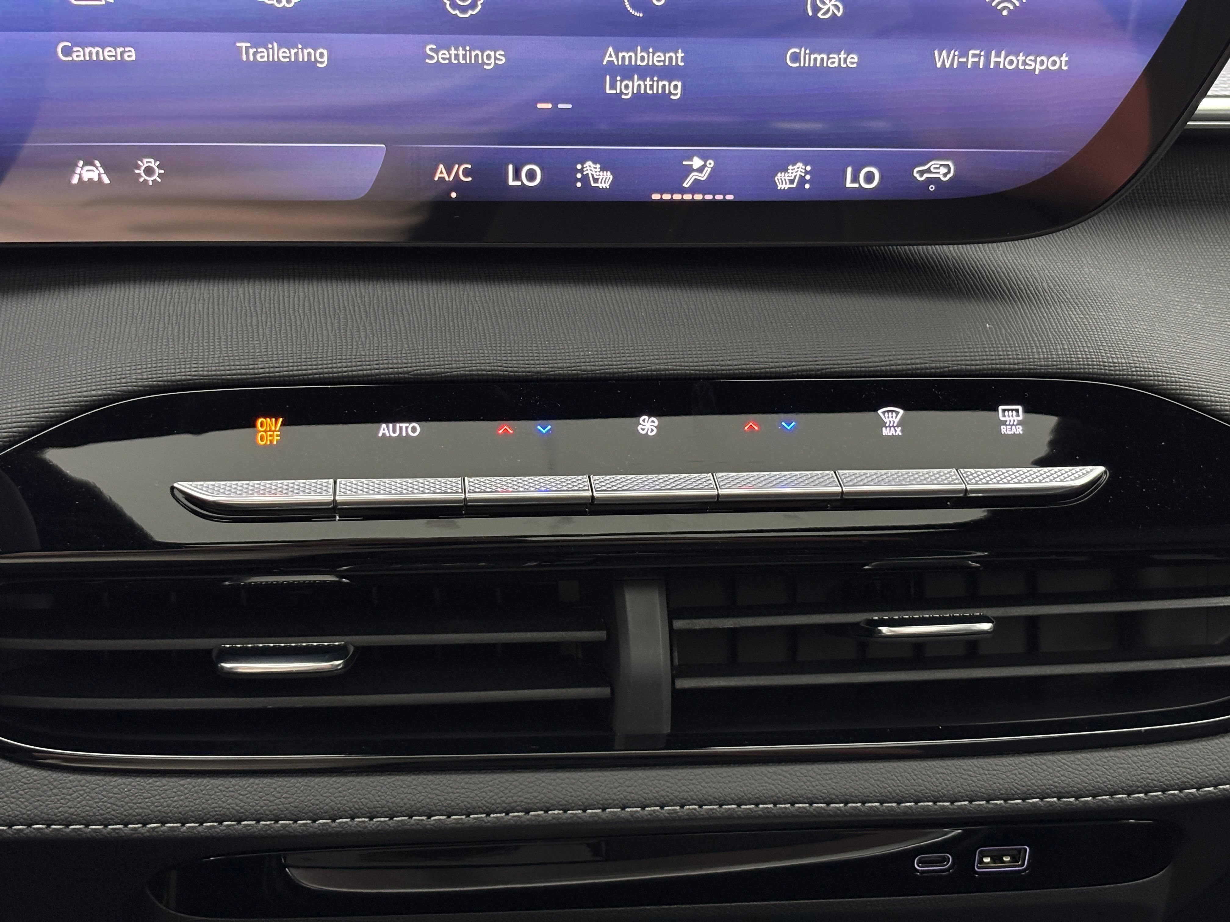 New 2026 Buick Enclave Sport Touring w/ Power Package FWD image 31