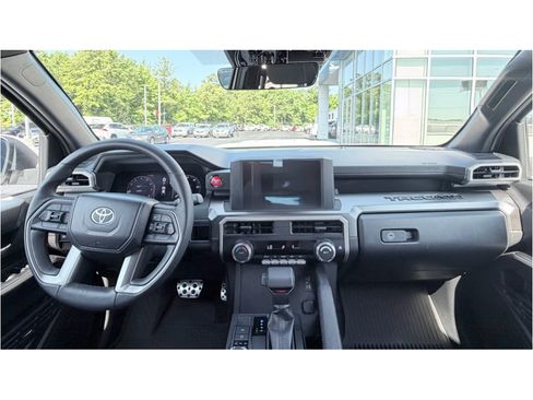 Used 2025 Toyota Tacoma TRD Sport AWD/4WD image 10
