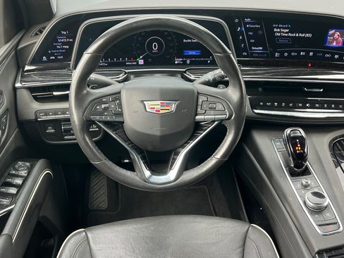 Used 2023 Cadillac Escalade ESV Sport w/ Touring Package image 16