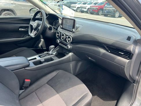 Used 2025 Nissan Sentra SV FWD image 26