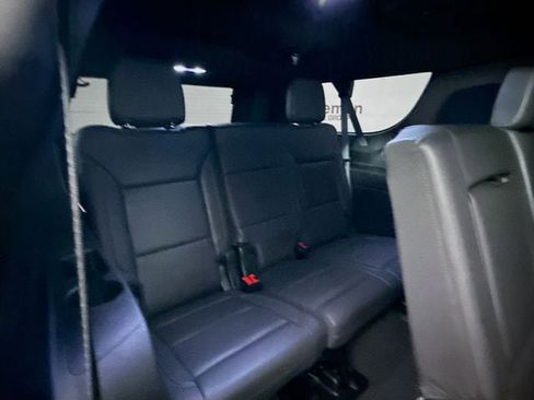 Used 2023 Chevrolet Suburban LT w/ Luxury Package image 29