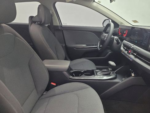 Used 2025 Kia K4 FWD image 21