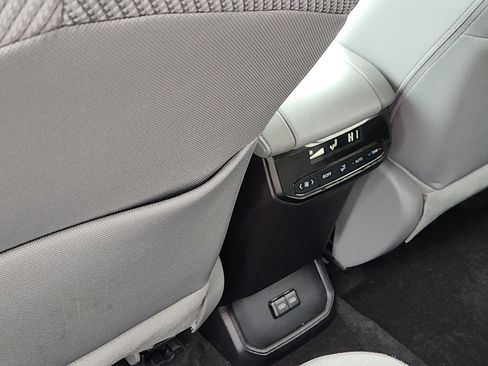 Certified 2024 Toyota Highlander LE FWD image 23