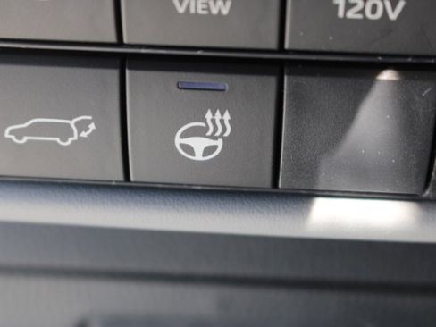 New 2026 Toyota Highlander Platinum AWD/4WD image 18