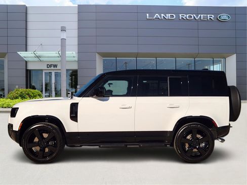 New 2026 Land Rover Defender 110 X-Dynamic SE image 3