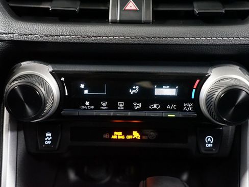 Used 2024 Toyota RAV4 LE image 20