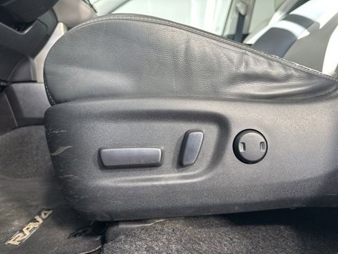 Used 2015 Toyota RAV4 Limited image 22