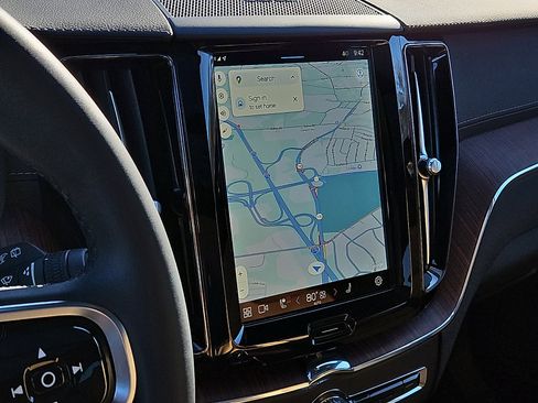 Certified 2024 Volvo XC60 B5 Ultimate w/ Protection Package Premier image 17