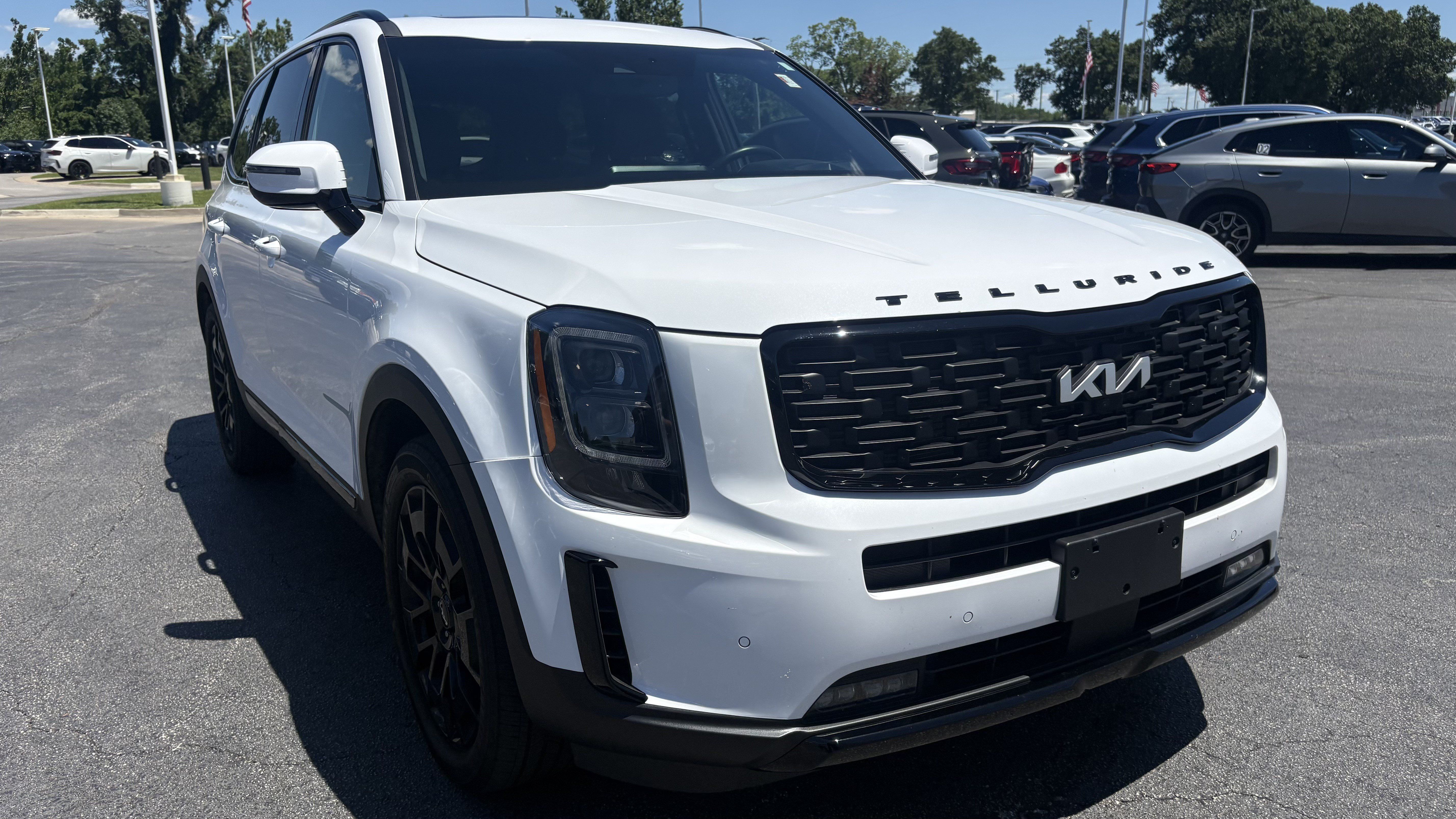 Used 2022 Kia Telluride SX w/ SX Prestige Package AWD/4WD image 2