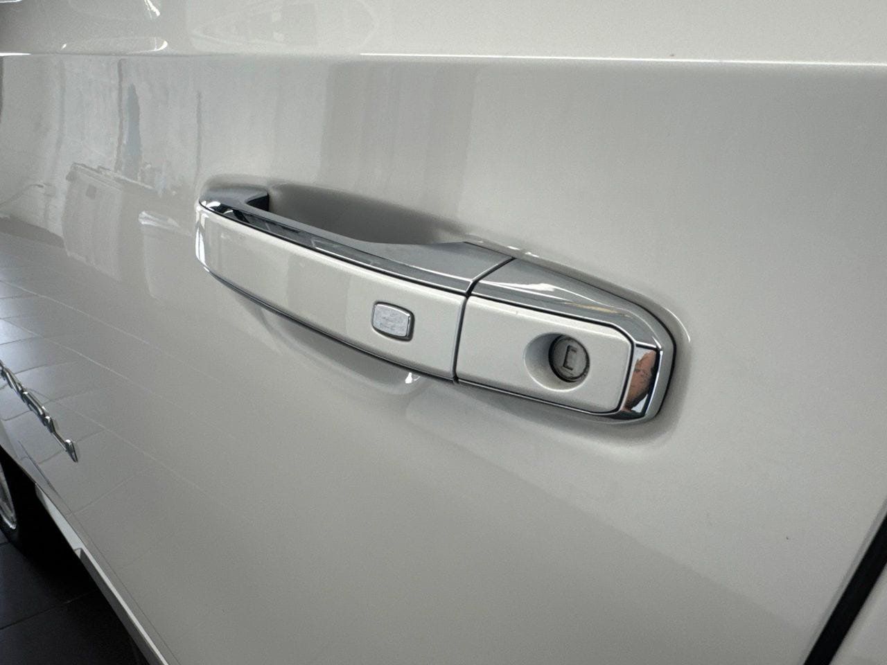 Used 2022 GMC Yukon Denali AWD/4WD image 14