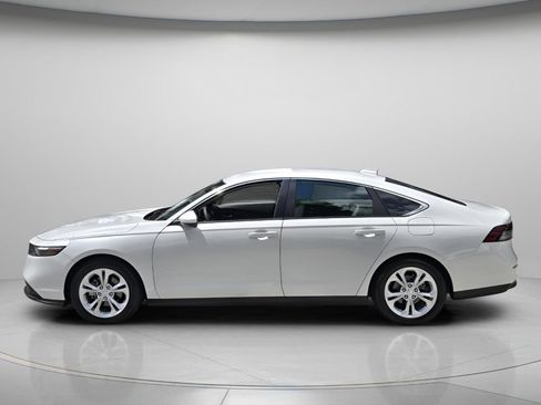 Certified 2025 Honda Accord LX image 4