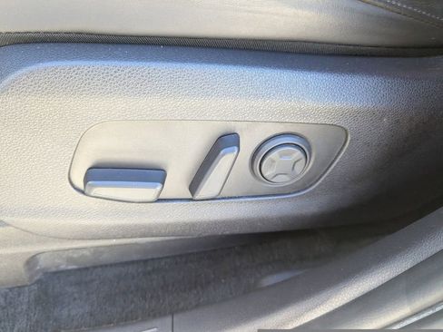 Certified 2024 Kia Carnival SX image 19