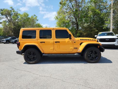 Certified 2021 Jeep Wrangler Unlimited Sahara AWD/4WD image 3