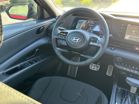 Certified 2025 Hyundai Elantra Sport image 24