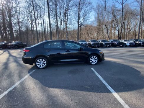 Used 2025 Toyota Corolla LE image 14