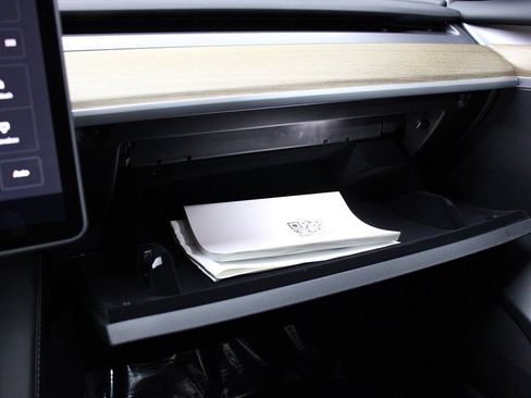 Used 2023 Tesla Model 3 Standard Range RWD image 21