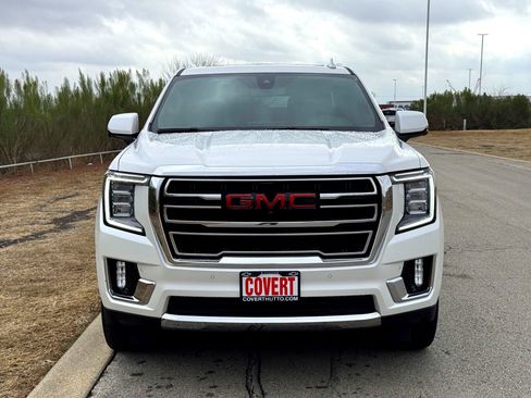 Used 2022 GMC Yukon SLT w/ SLT Premium Package image 3