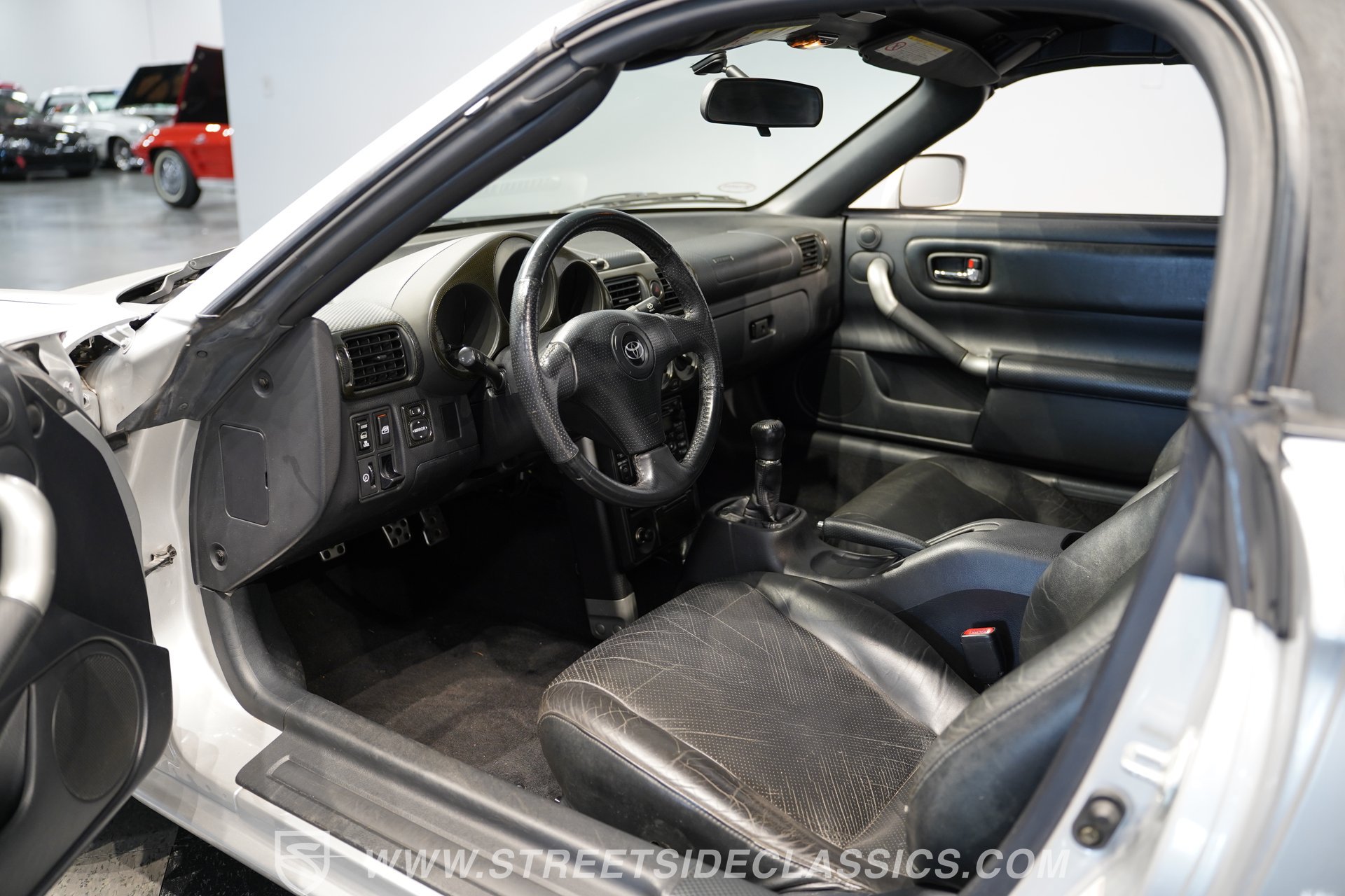 Used 2001 Toyota MR2 RWD image 4