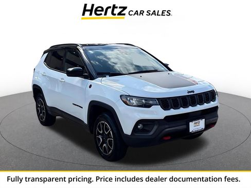 Used 2025 Jeep Compass Trailhawk AWD/4WD image 1