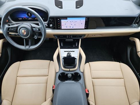 Certified 2026 Porsche Cayenne AWD/4WD image 24