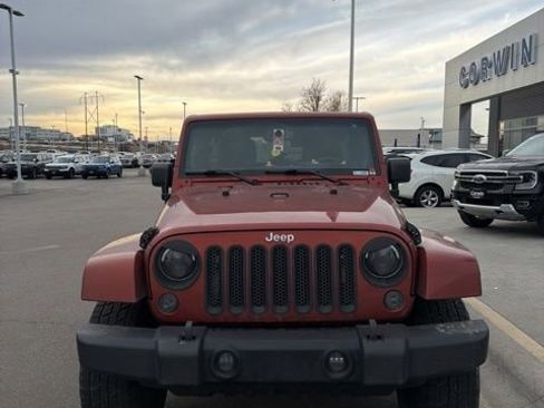 Used 2014 Jeep Wrangler Unlimited Sahara w/ Dual Top Group image 11