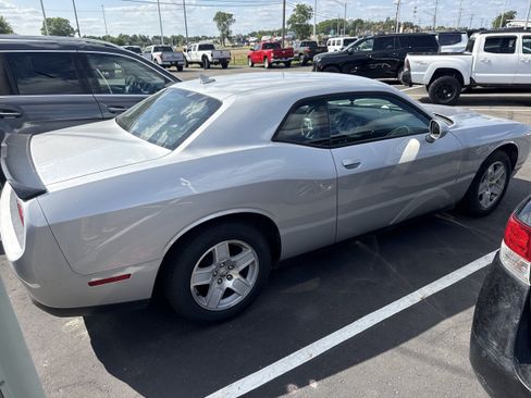 Used 2020 Dodge Challenger SXT w/ Plus Group RWD image 3