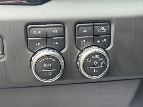 Used 2025 GMC Sierra 2500 AT4 w/ AT4 Premium Plus Package AWD/4WD image 18