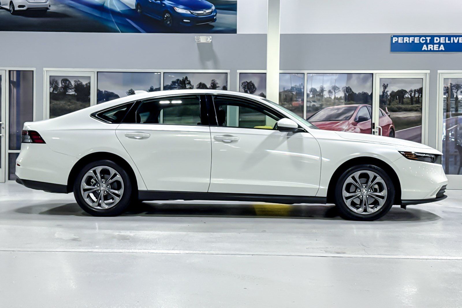 Used 2024 Honda Accord EX image 8
