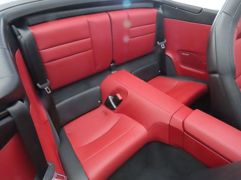 Used 2025 Porsche 911 Carrera image 30