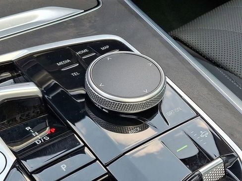 Used 2025 BMW X5 xDrive50e w/ Climate Comfort Package image 25