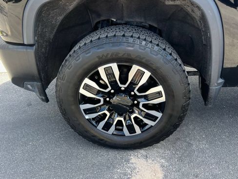 Used 2020 Chevrolet Silverado 2500 High Country w/ Technology Package AWD/4WD image 15