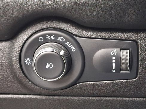 Used 2021 Dodge Durango Citadel w/ Premium Entertainment Group image 25