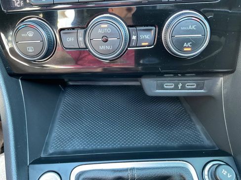 Used 2020 Volkswagen Jetta R-Line w/ R-Line Cold Weather Package FWD image 22