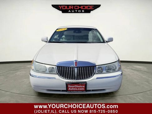 Used 2001 Lincoln Town Car Executive RWD image 9