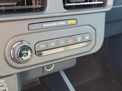 New 2025 Ford Maverick XL w/ Equipment Group 101A image 33