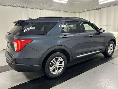 Used 2022 Ford Explorer XLT w/ Class IV Trailer Tow Package AWD/4WD image 2