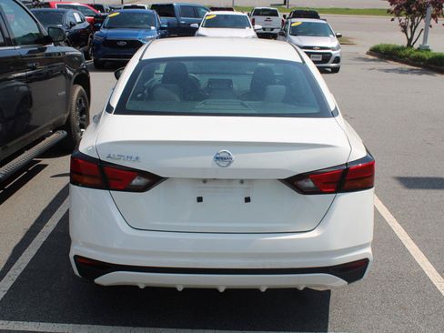 Used 2022 Nissan Altima 2.5 S FWD image 8