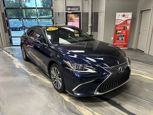 Used 2019 Lexus ES 300h w/ Premium Package FWD image 1