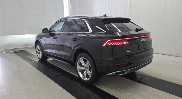 Used 2023 Audi Q8 Premium w/ Convenience Package AWD/4WD image 6