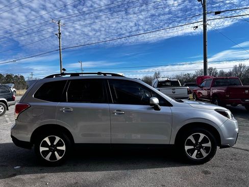 Used 2017 Subaru Forester 2.5i Premium image 8
